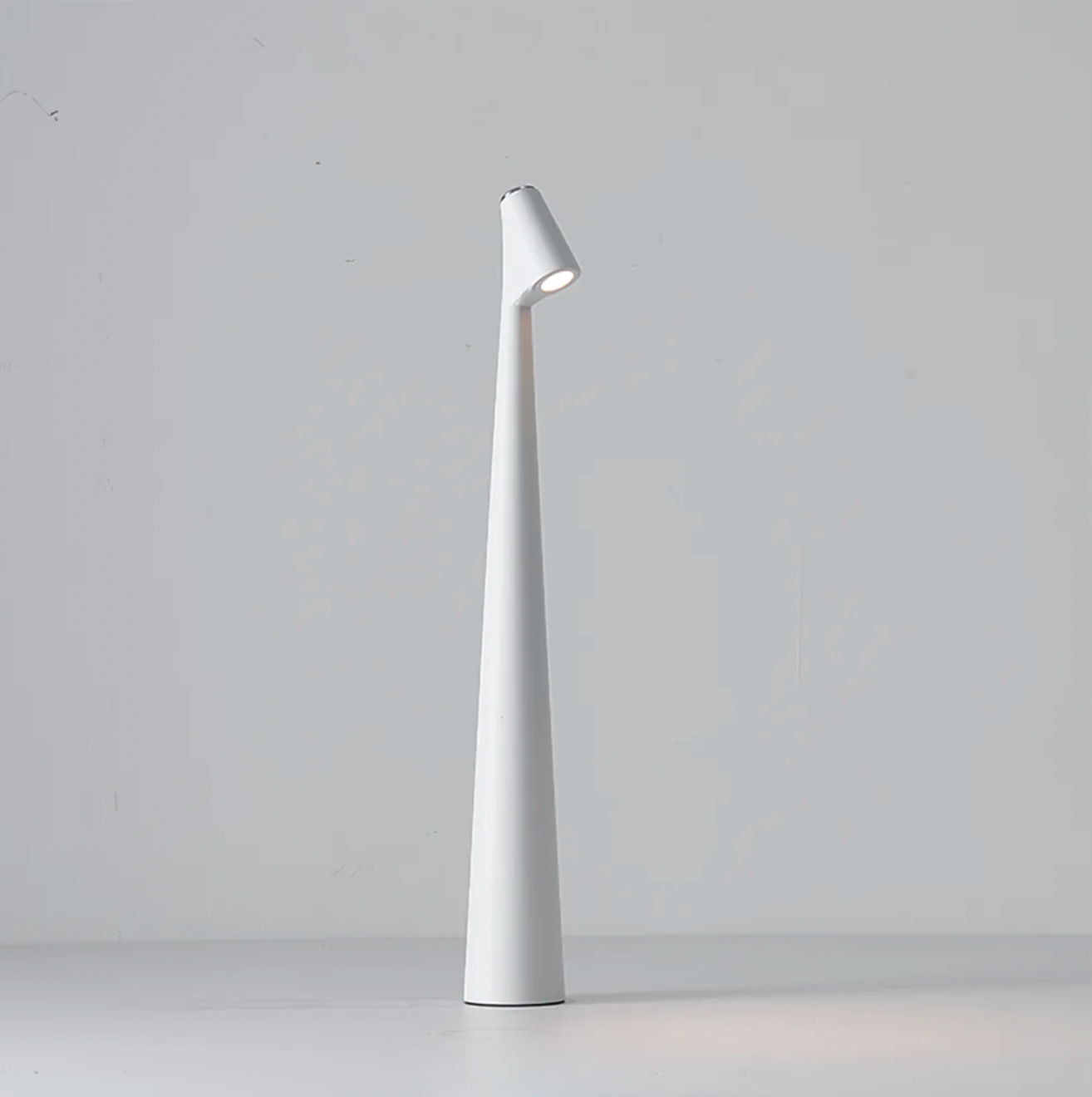 Nordic minimalist design mood lamp | Cordless | LED | Reading lamp | Table lamp